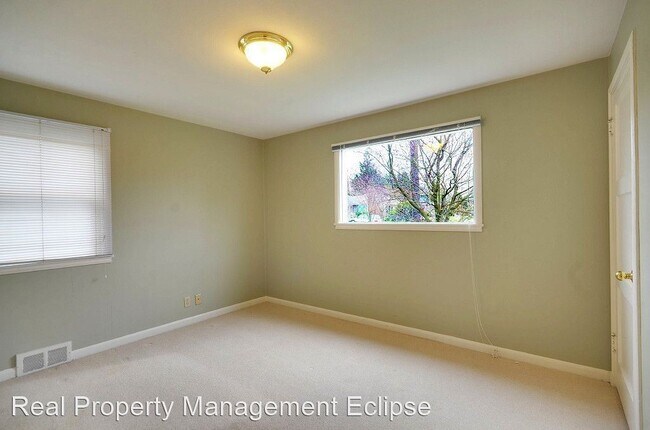 Foto del edificio - 4 br, 2 bath House - 3832 NE 85th St