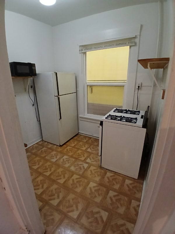 Building Photo - 1703 12th Ave