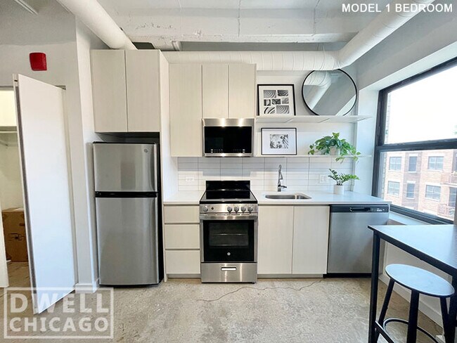 Foto del edificio - 1009 W Lawrence Ave