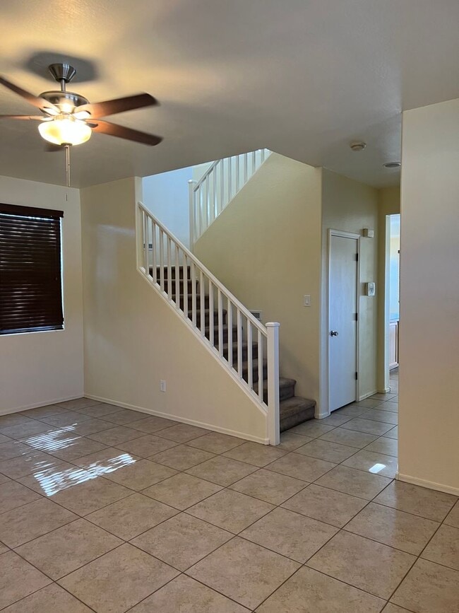 Building Photo - 3 BD BA UNDER 2000 IN MONTANA VISTA
