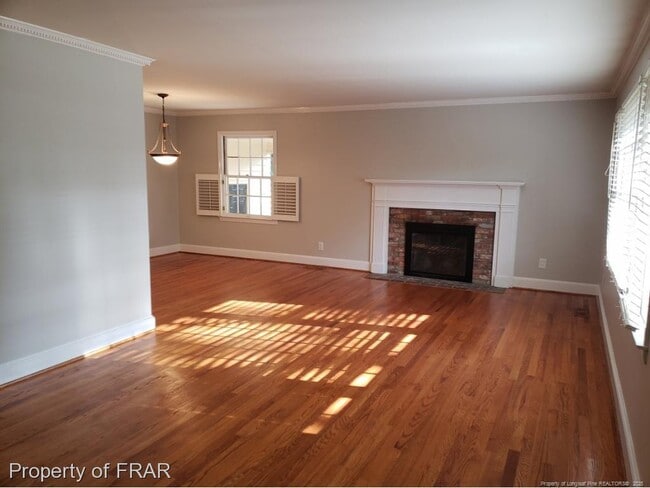 Building Photo - 311 Westview Dr