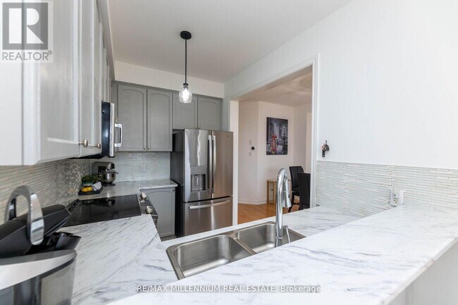 Building Photo - 9 Pendulum Cir