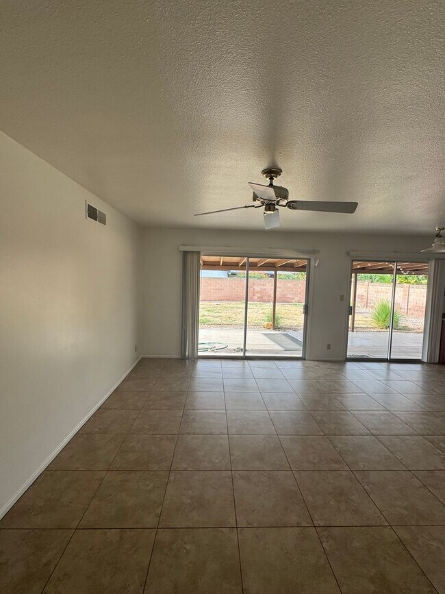 Foto del edificio - Spacious 3BR/2BA Home in Prime Tempe Locat...