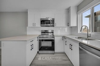 Building Photo - 13541-13570 70 St NW