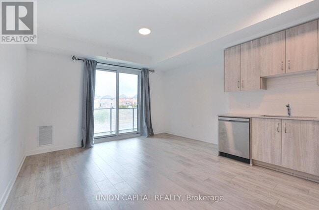 Building Photo - 385 Arctic Red Dr