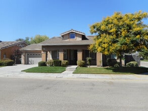 Building Photo - 2570 S Duke Ave