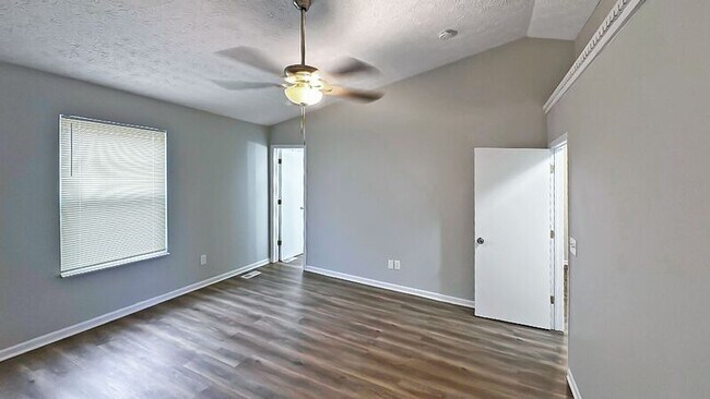 Foto del edificio - 2254 Golden Leaf Ln