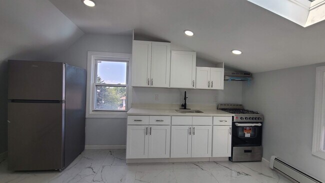 Foto del edificio - 213 Fowler Ave