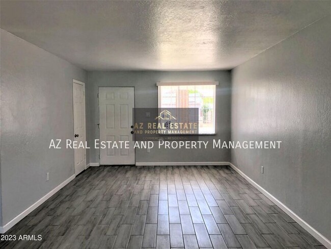 Foto del edificio - 1526 W North Ln