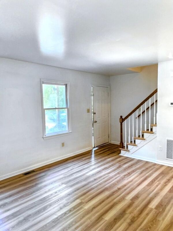 Building Photo - 532 D Neck-O-Land Rd
