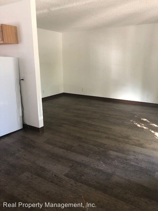 Foto del edificio - 1007 Layton Rd