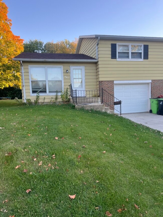 Building Photo - 805 E South St