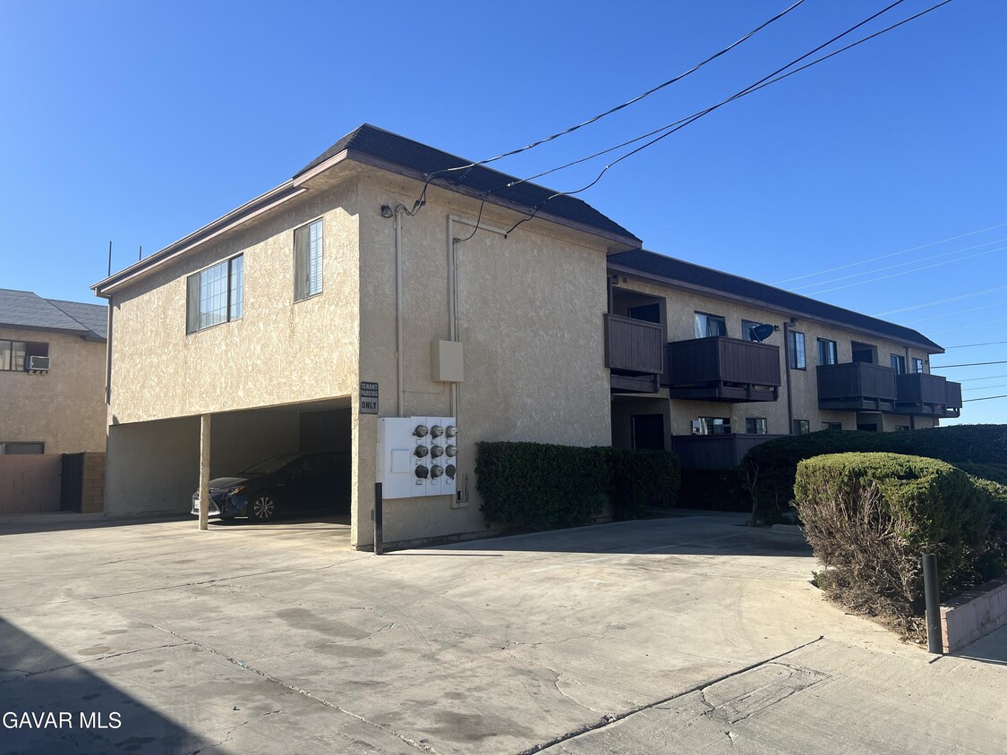 Foto principal - 4202 W Ave L