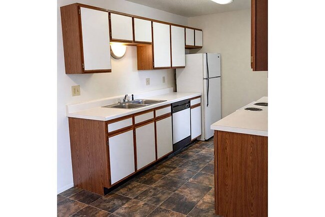 Building Photo - PARKWAY ESTATES