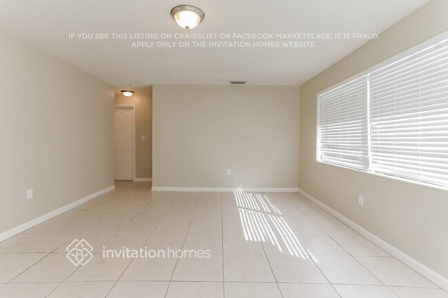 Foto del edificio - 5807 Mango Rd