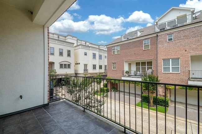Foto del edificio - 1368 Lake Pointe Pkwy