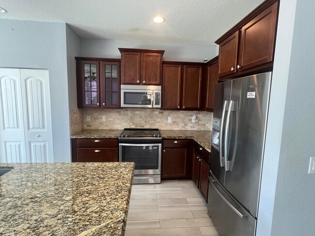Building Photo - 810 Palm Tree Ln