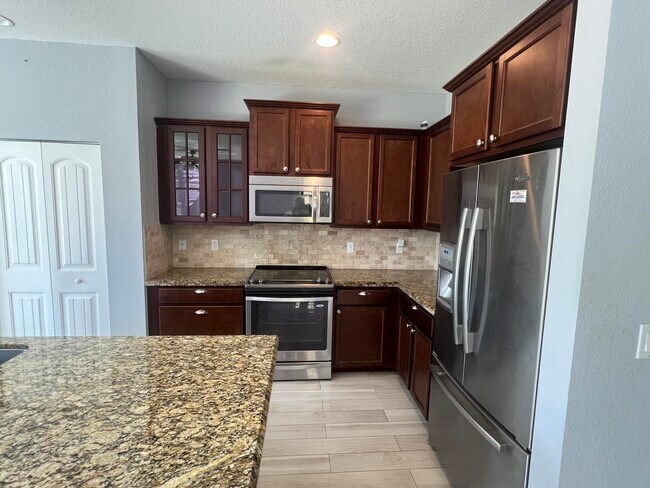 Foto del edificio - 810 Palm Tree Ln