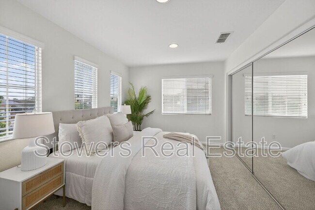 Foto del edificio - 729 Copperfield Ct