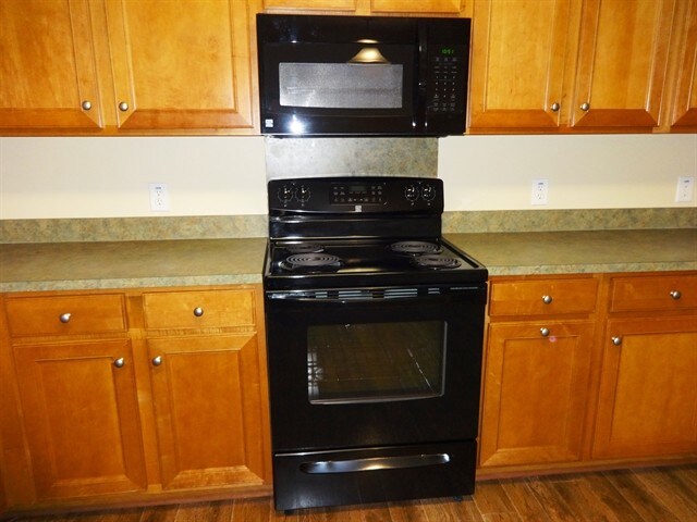 Foto del edificio - 1131 Moss Grove Dr