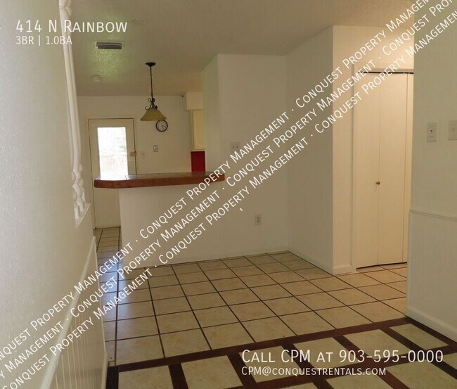 Foto del edificio - 414 N Rainbow Dr