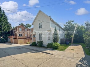 Building Photo - 328 Visser Pl SE