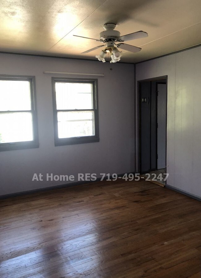Building Photo - 528 E Cheyenne Rd Colorado Springs CO 80905