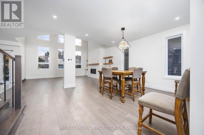Building Photo - 3548 Paul Anka Dr