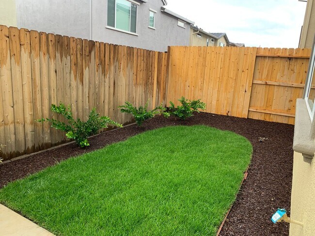 Building Photo - Brand new 3 bedroom home