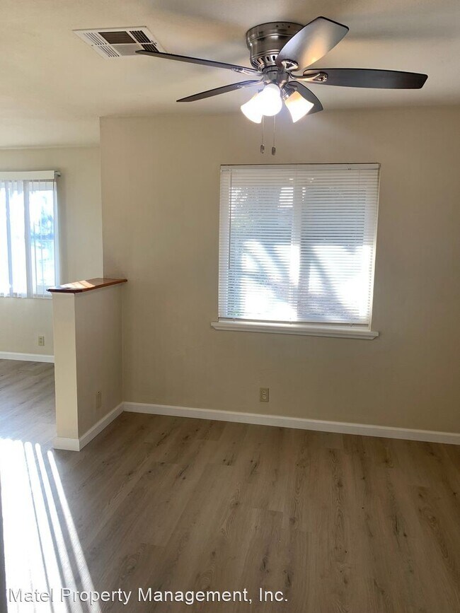 Building Photo - 3 br, 1 bath House - 1132 MANOR DR