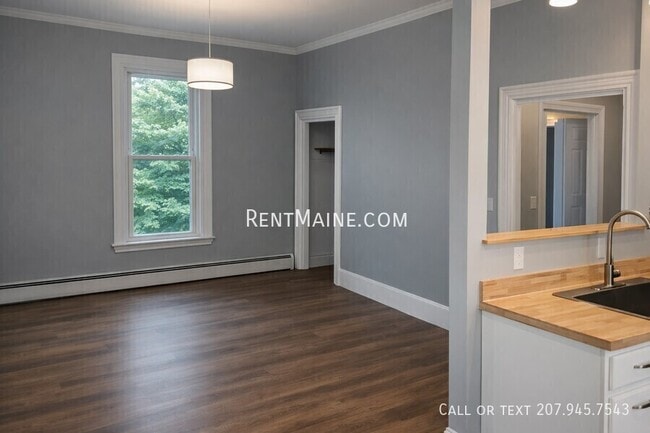 Building Photo - 15 Lloyd Ln