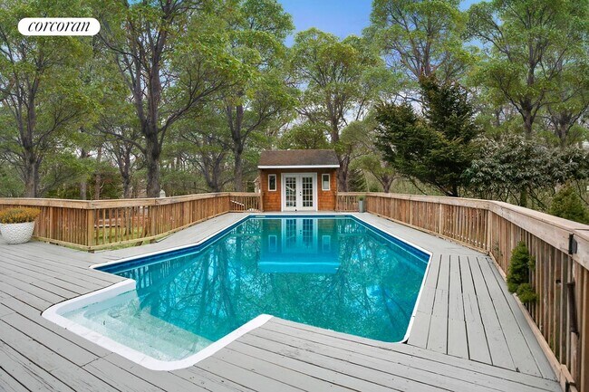 Building Photo - 4 Winterberry Ln