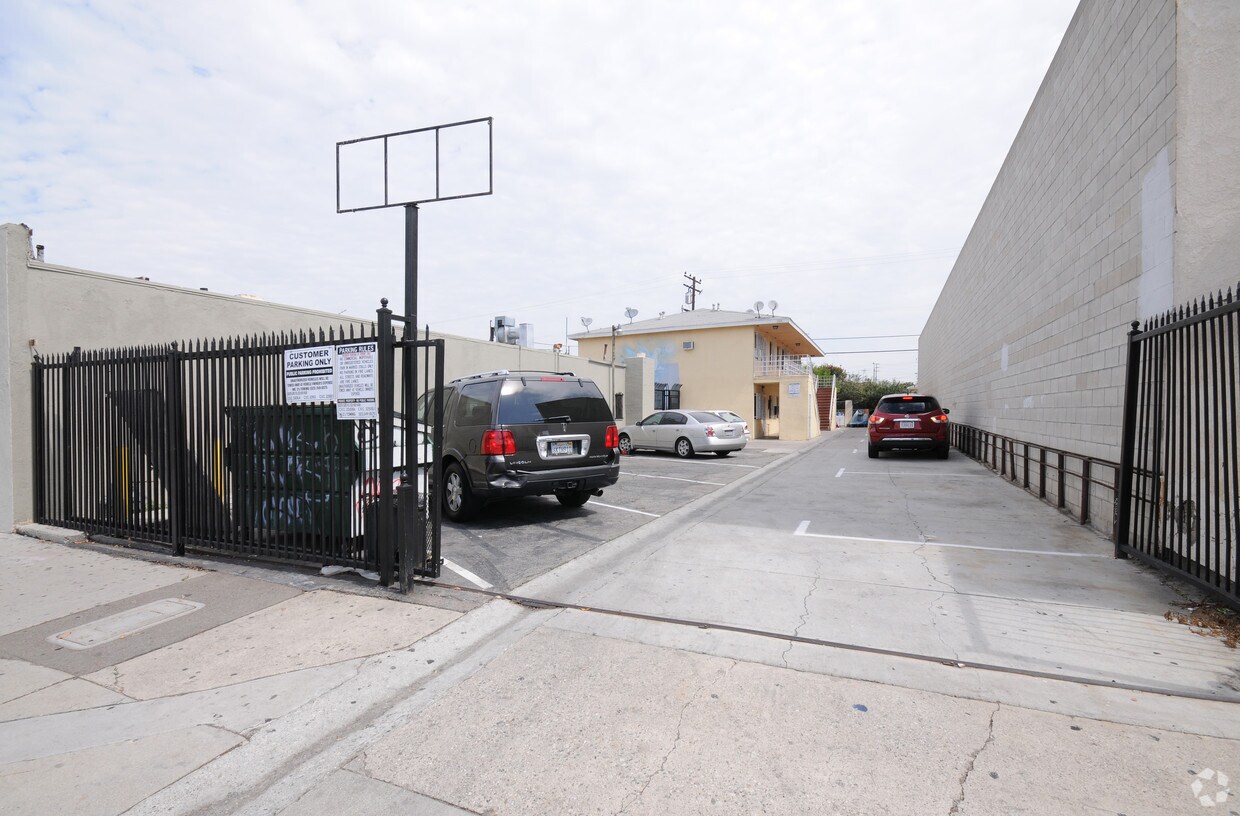 Building Photo - 2755 Firestone Blvd