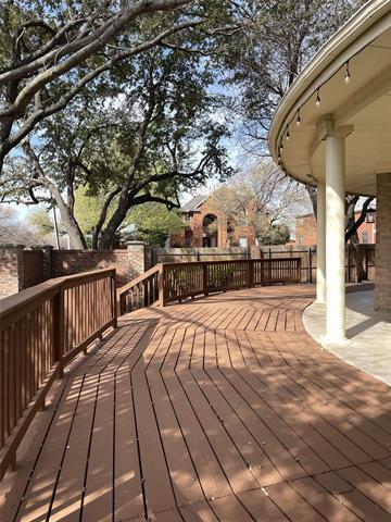 Foto del edificio - 6700 Creekside Ln