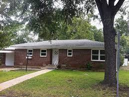 Primary Photo - 1104 N Davis St