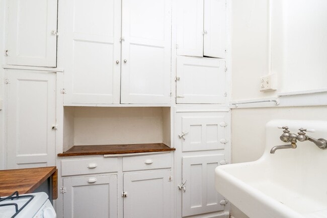 Interior Photo - 2226 Garfield