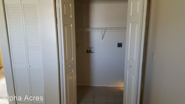 Building Photo - 2 br, 1 bath House - 282 Davis St.