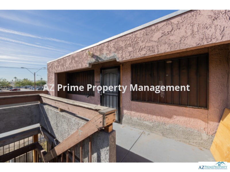 Primary Photo - wow! freshly remodeled phoenix 3/1 townhou...