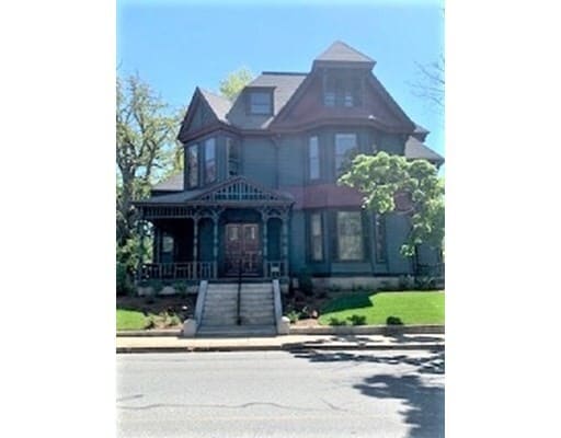 Building Photo - 398 County St
