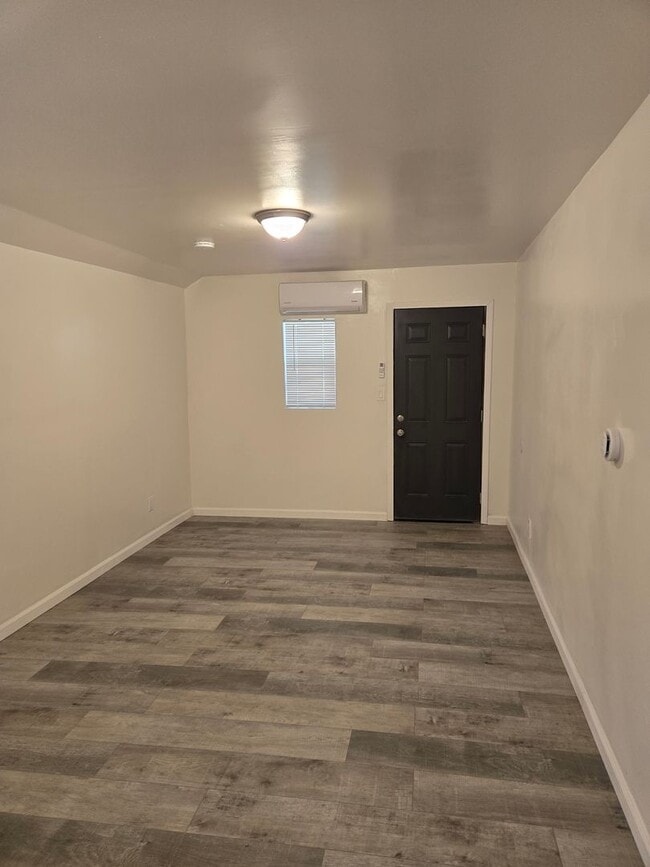 Building Photo - 616 J St