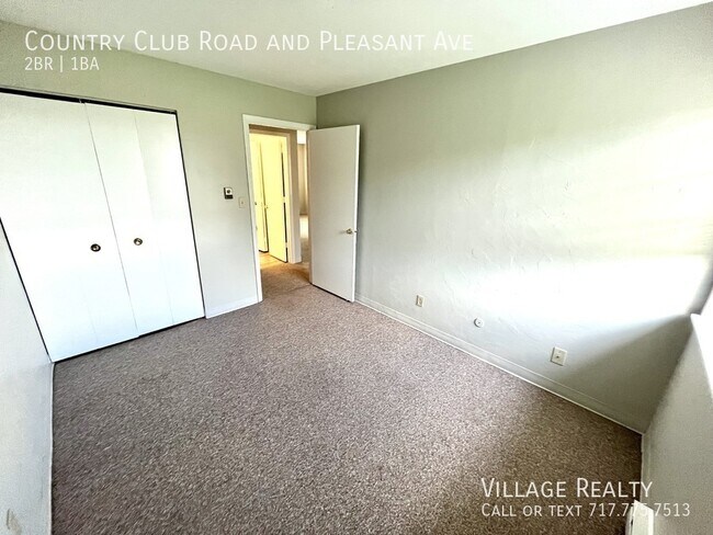 Foto del edificio - 611 Country Club Rd