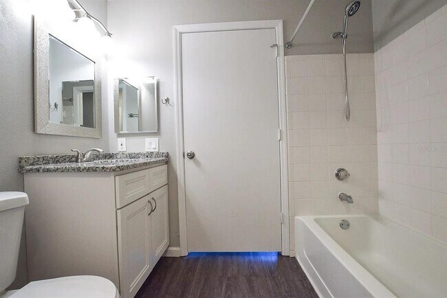 Foto del edificio - 717 Secret Harbor Ln