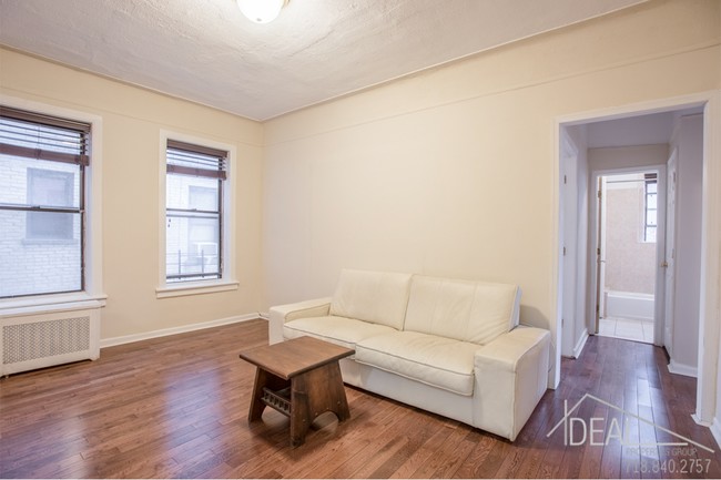 Building Photo - 2913 Foster Avenue #D3R