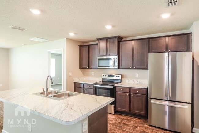Building Photo - 2336 Oak Stream Dr