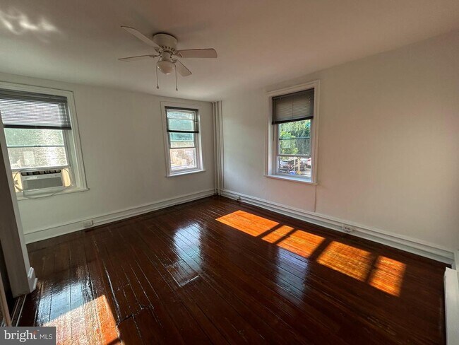 Foto del edificio - 3700 Midvale Ave