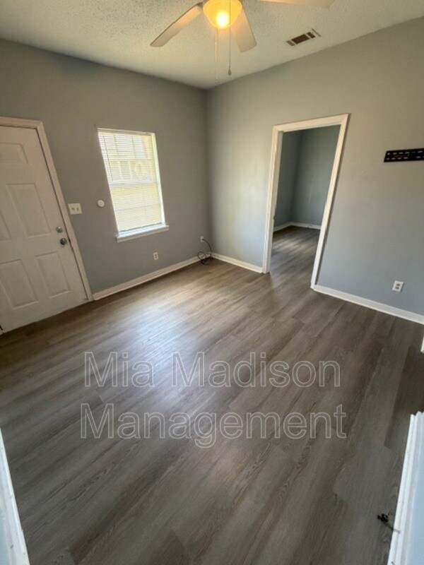 Foto del edificio - 1419 Richards St