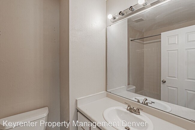 Building Photo - 3 br, 2.5 bath House - 1099 S Walden Way  ...