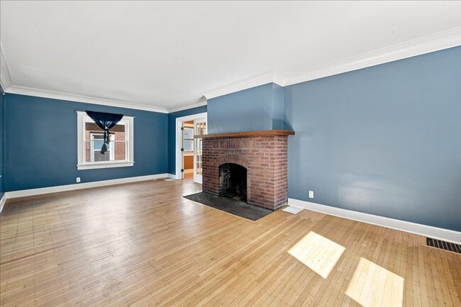 Building Photo - 5344 Lowell Ave