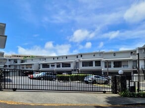 Building Photo - 1629 Waikahalulu Ln