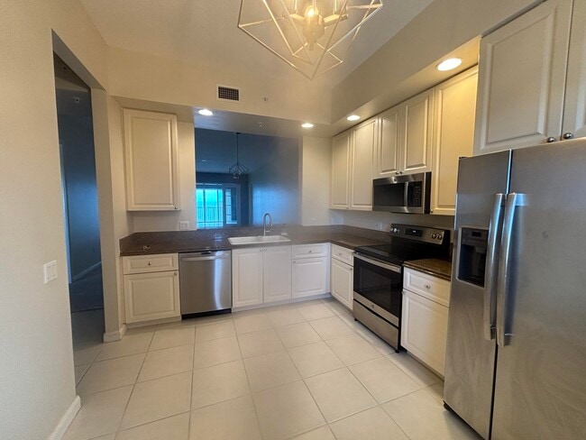Building Photo - 30 Harbour Isle Dr W
